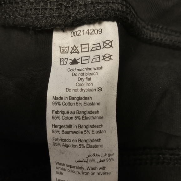 Sz 16 NWT ZIM & ZOE Active Black Crop Leggings with Eyelet Detail above Ankles - Picture 10 of 15